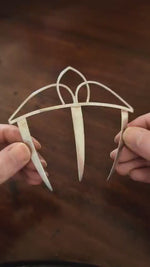 Load and play video in Gallery viewer, Nesta Hair Comb - Gold
